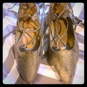 Old Navy pointed lace up dress shoes